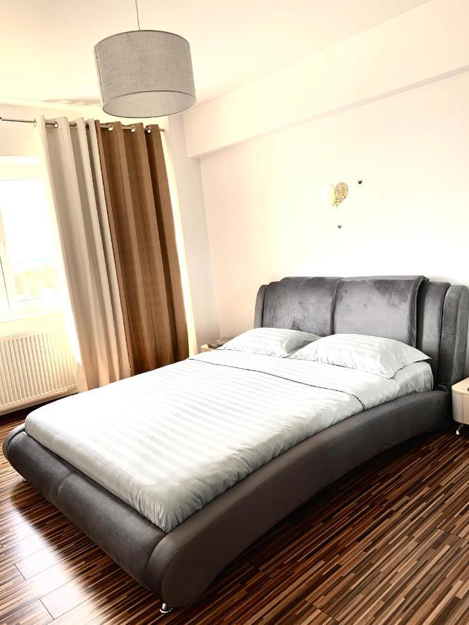 Sunny Central Apartments Suceava Ngoại thất bức ảnh
